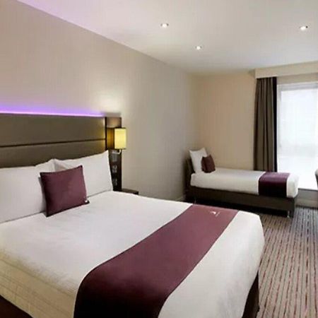 Premier Inn Ware Buitenkant foto