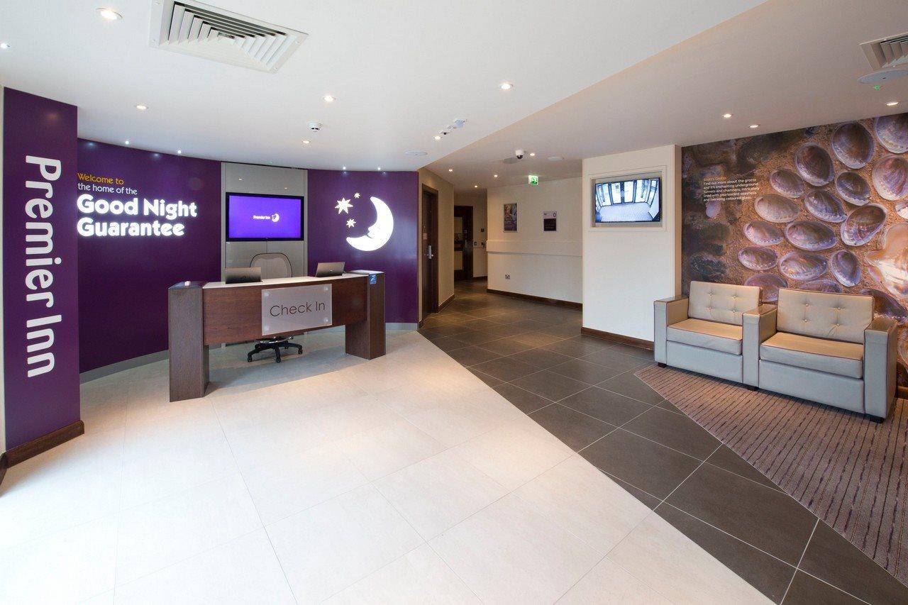 Premier Inn Ware Buitenkant foto